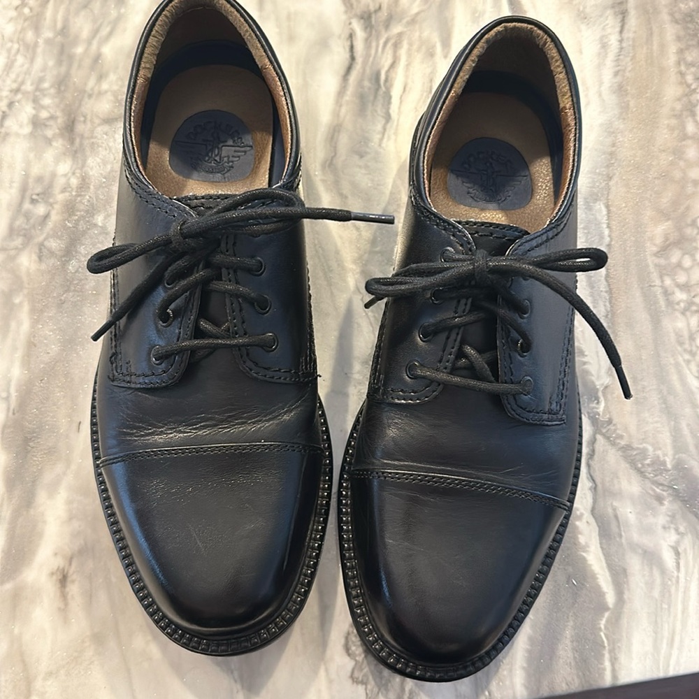 Docker black leather shoes